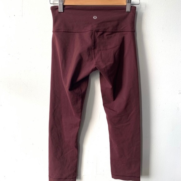 Lululemon Wunder Under Crop Bordeaux Drama 4 - Picture 2 of 4